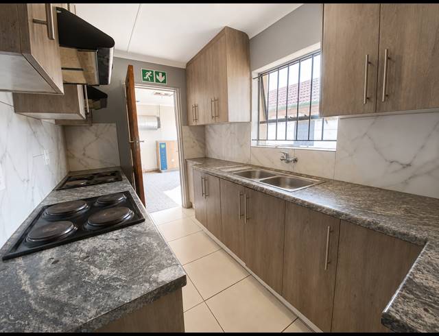 31 BEDROOM HOUSE FOR SALE IN VANDERBIJLPARK SE 7
